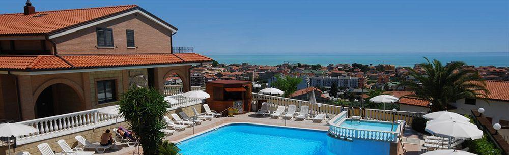 Residence Il Borgo Tortoreto Exterior photo