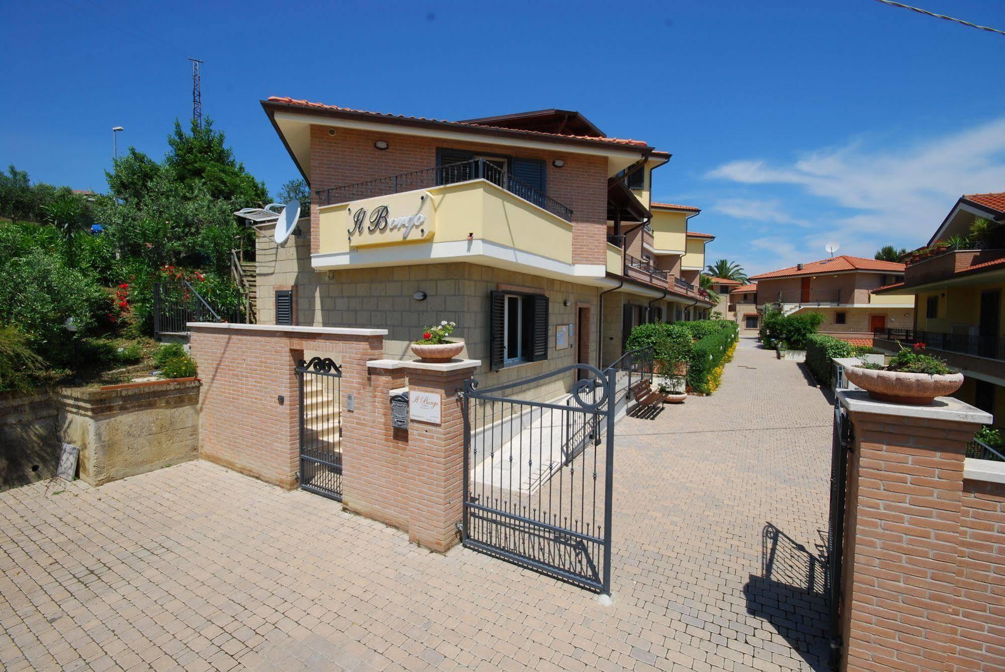 Residence Il Borgo Tortoreto Exterior photo